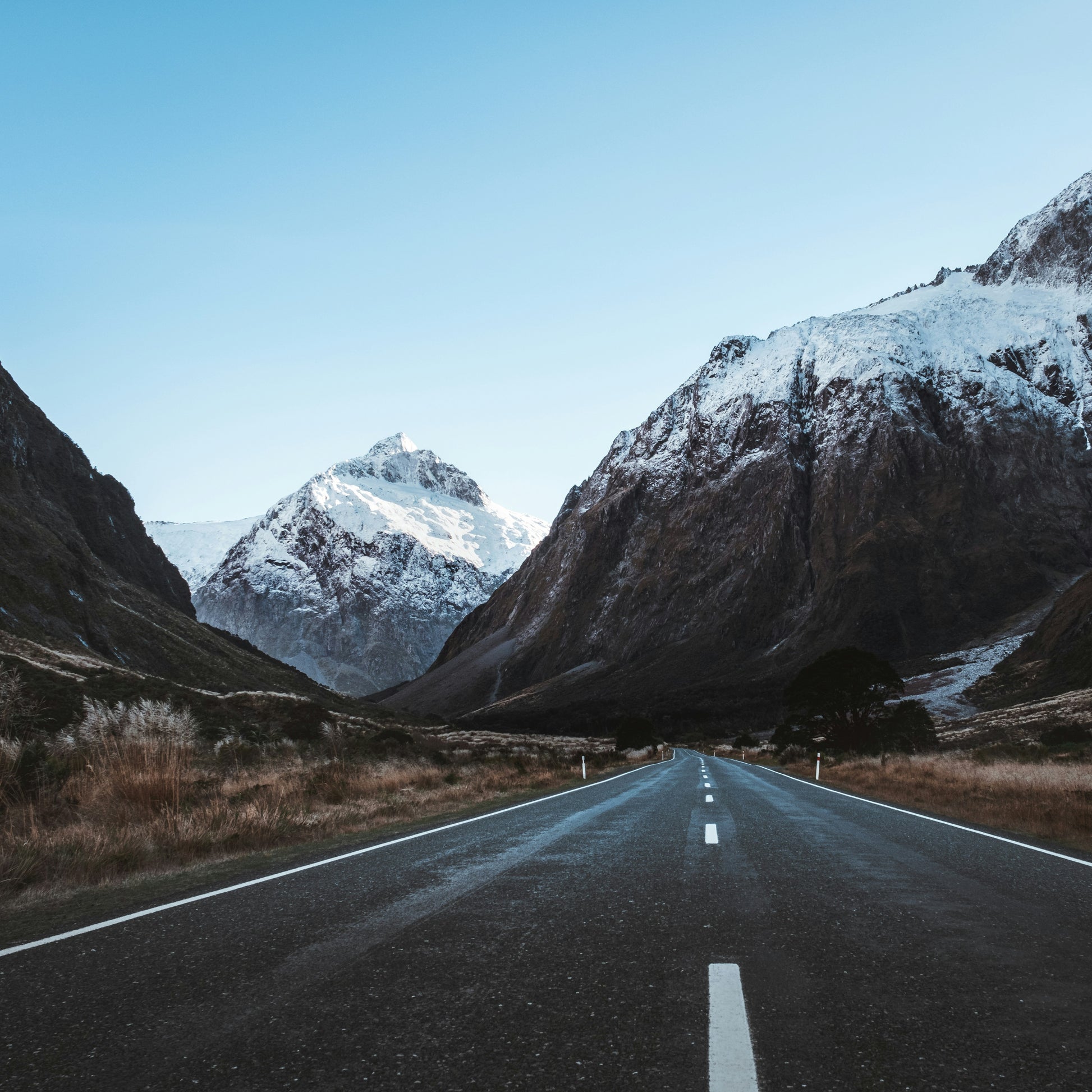  The winding road leading to Mount Cook, essential for using GPS navigation and Google Maps on your New Zealand road trip.