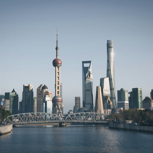  Futuristic skyline of Shanghai and The Bund, showcasing high-speed 5G connectivity in Chinese megacities without a VPN.